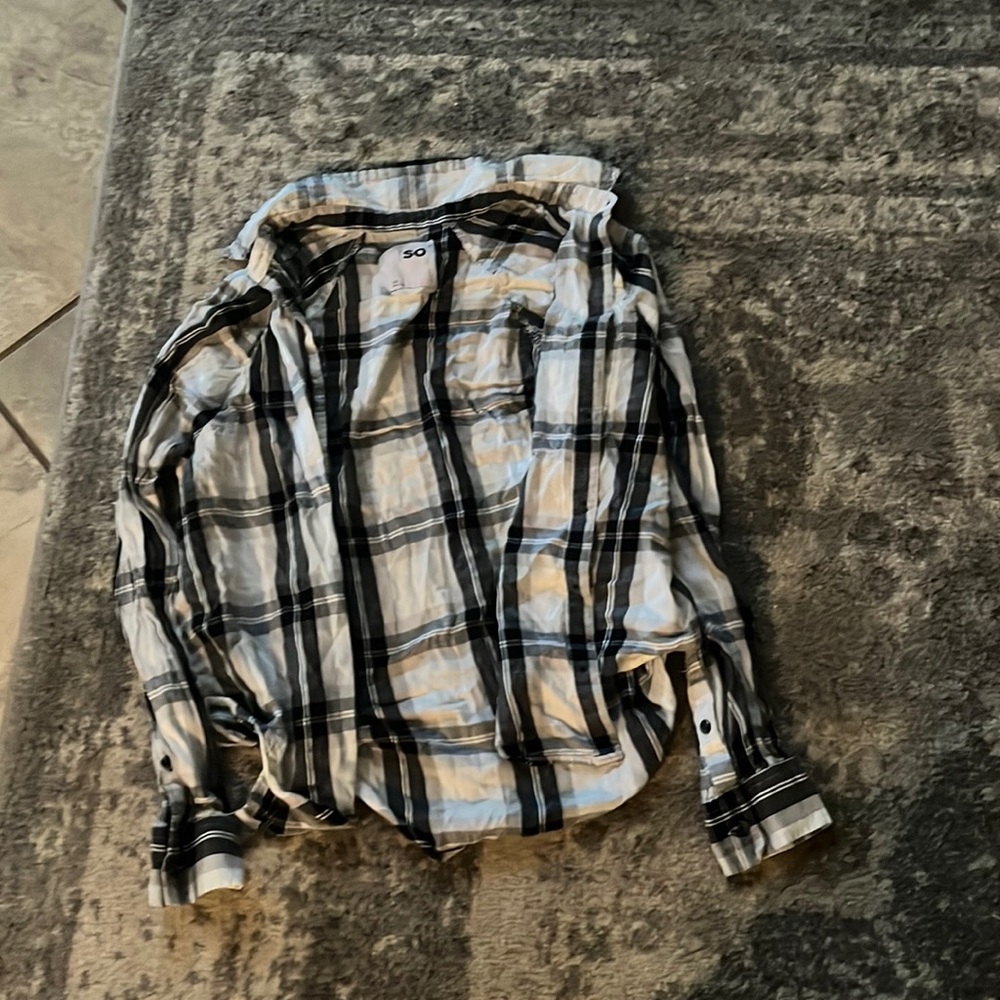 Women's black and white plaid long sleeve button up